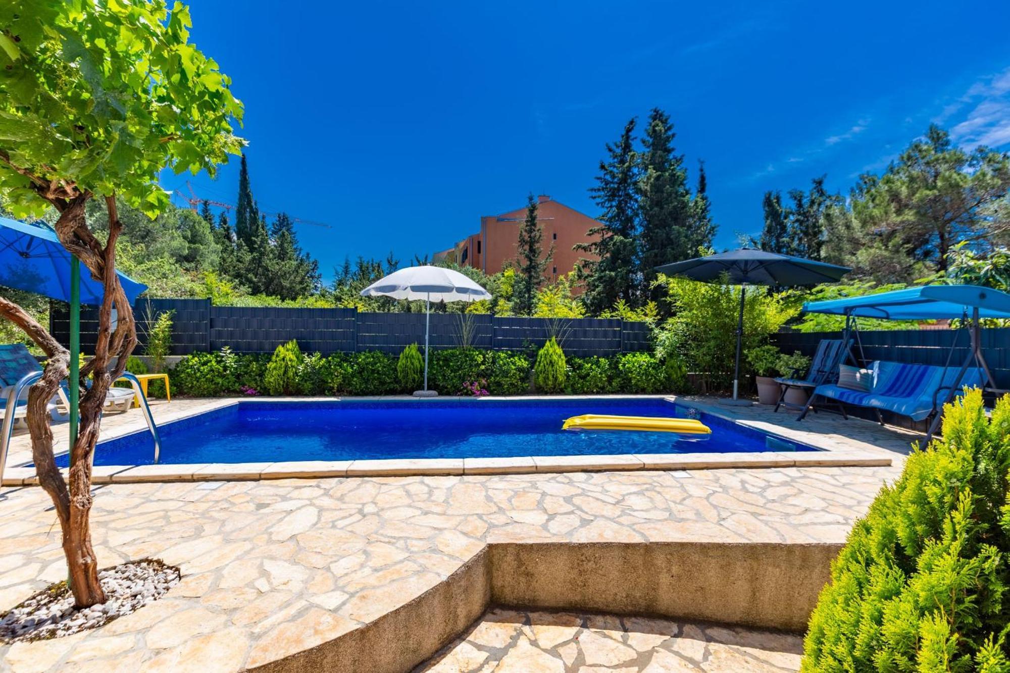 זאדאר Holiday Home Flora מראה חיצוני תמונה