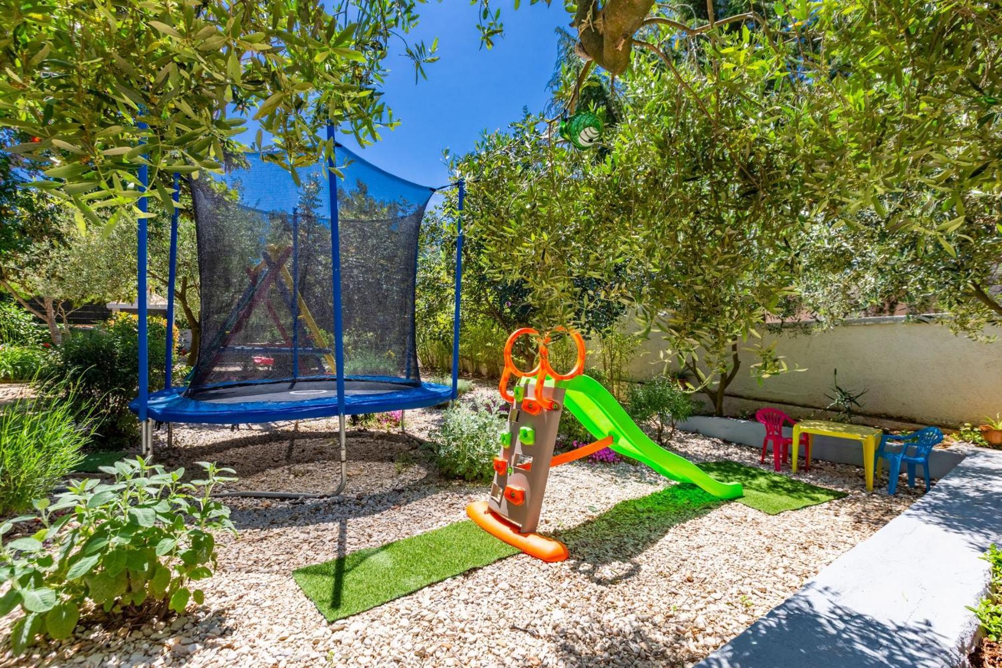 זאדאר Holiday Home Flora מראה חיצוני תמונה