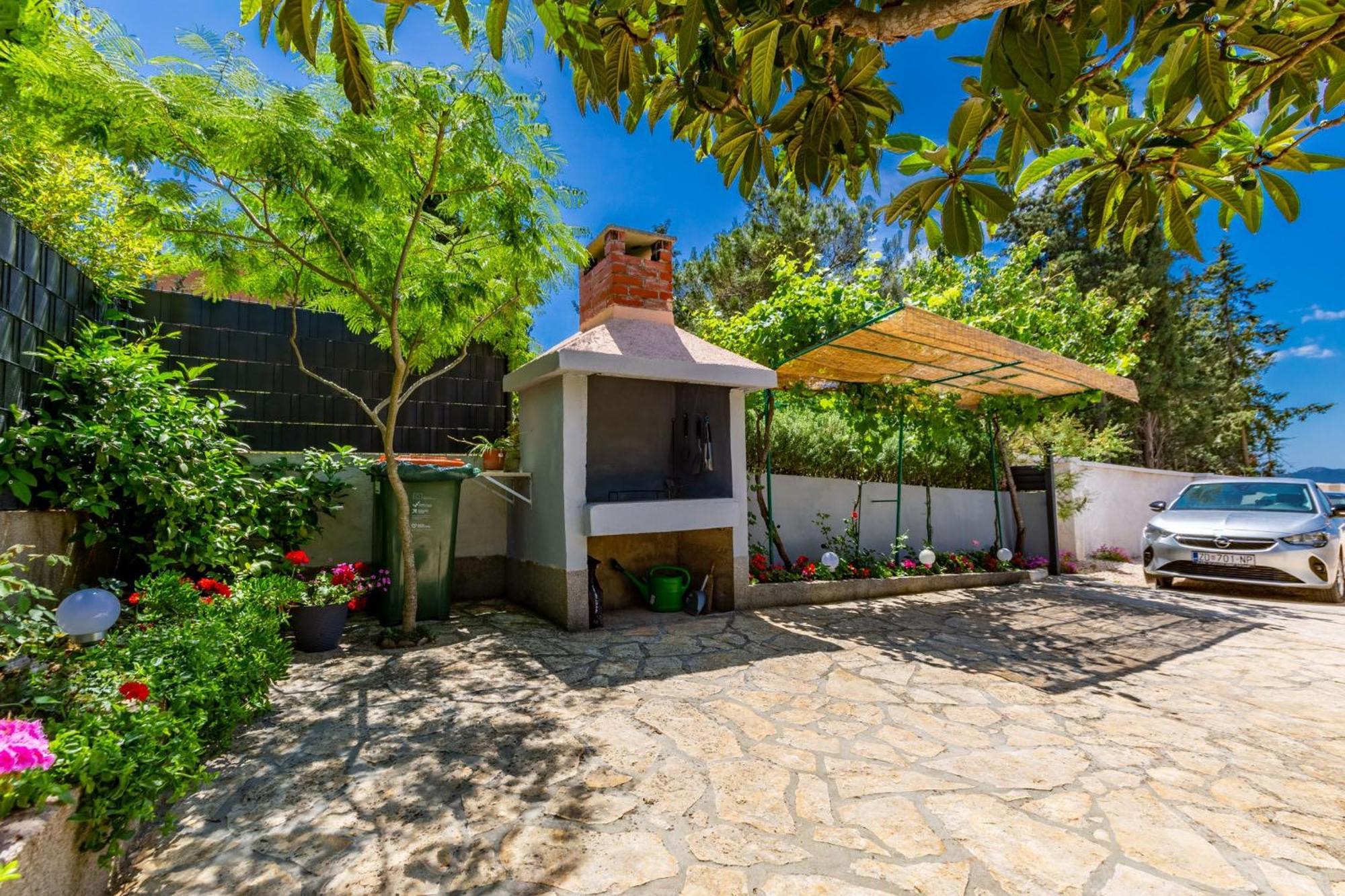 זאדאר Holiday Home Flora מראה חיצוני תמונה