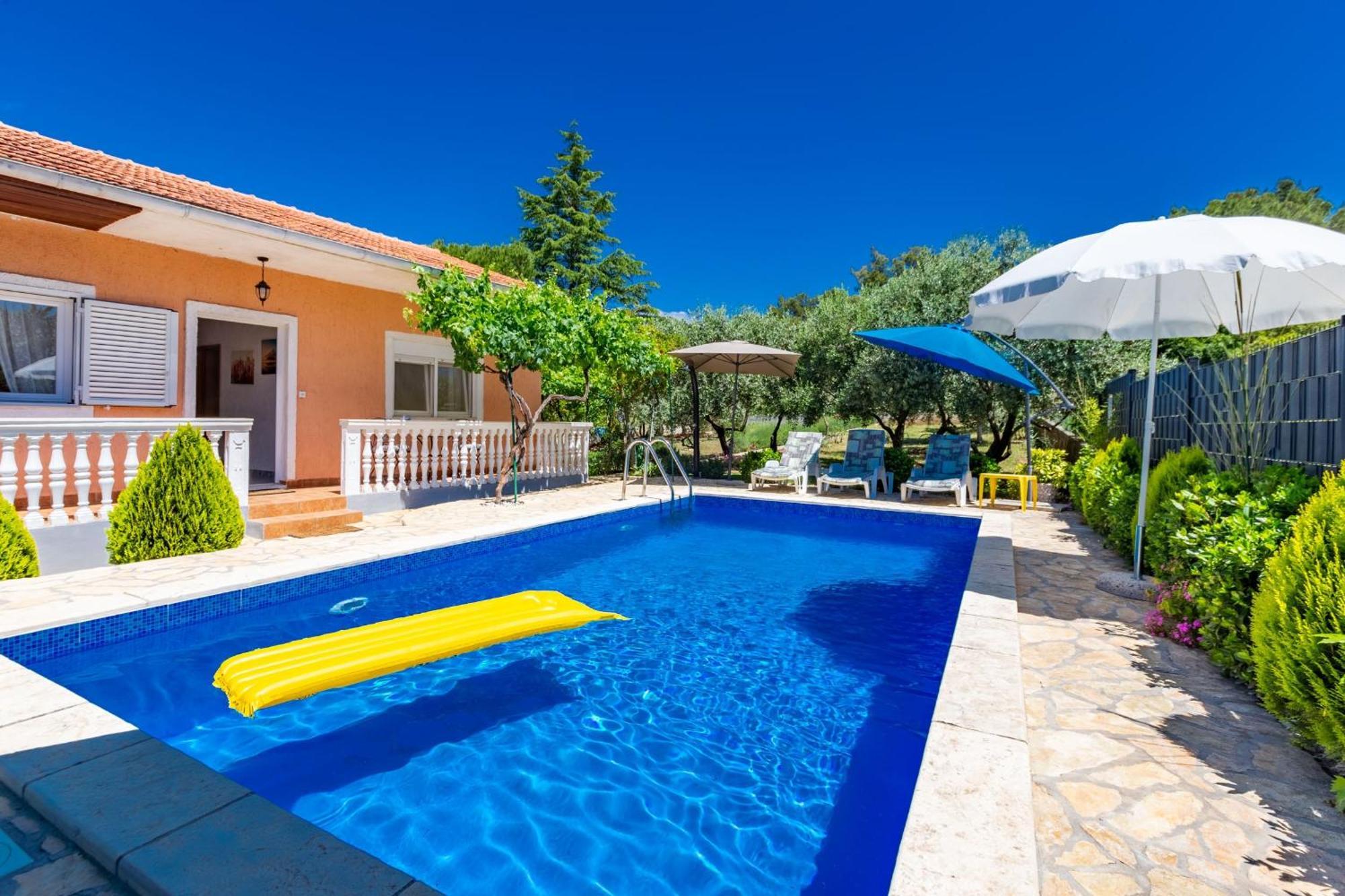 זאדאר Holiday Home Flora מראה חיצוני תמונה
