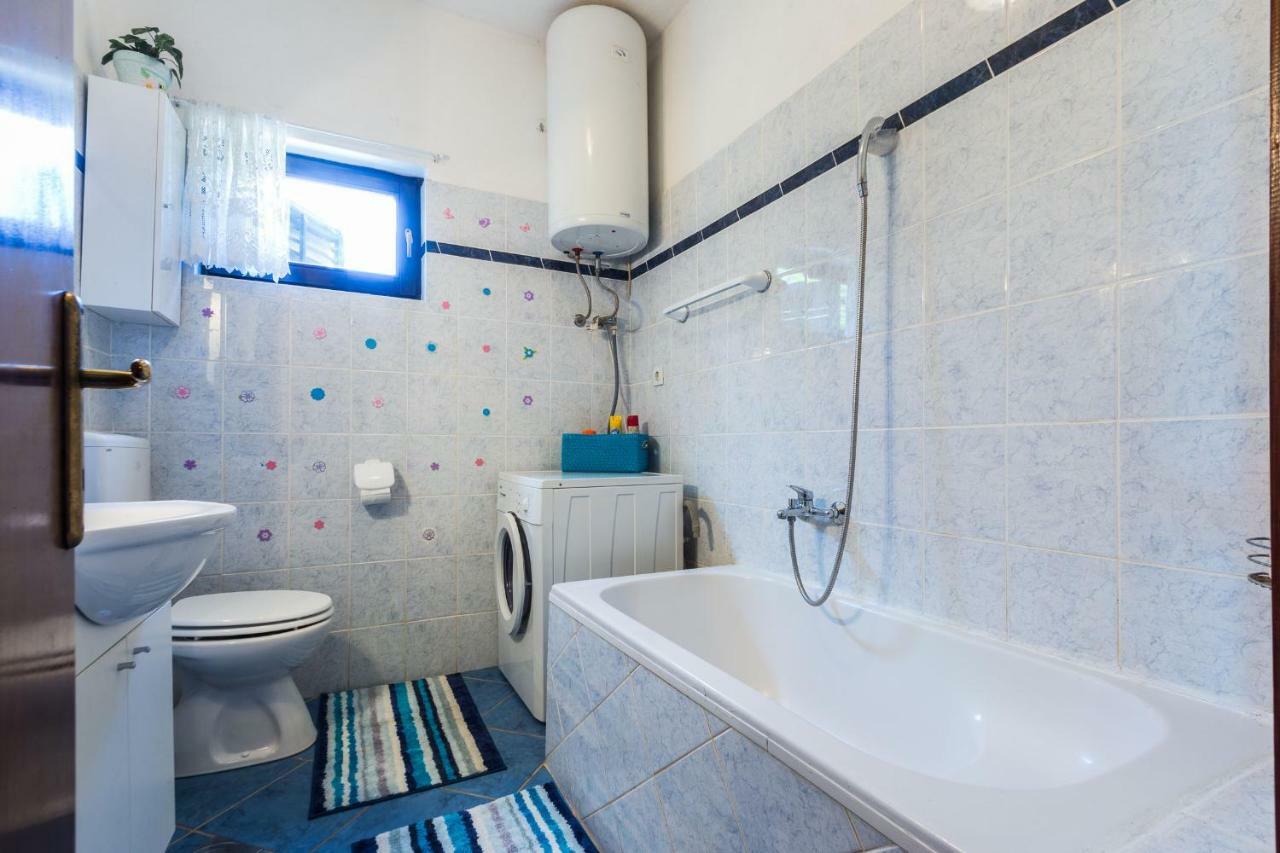 זאדאר Holiday Home Flora מראה חיצוני תמונה