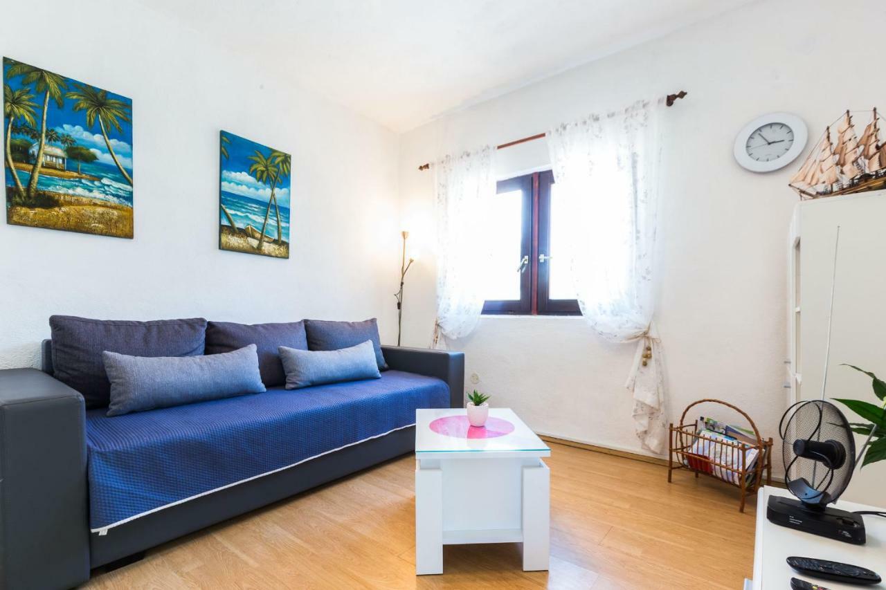 זאדאר Holiday Home Flora מראה חיצוני תמונה