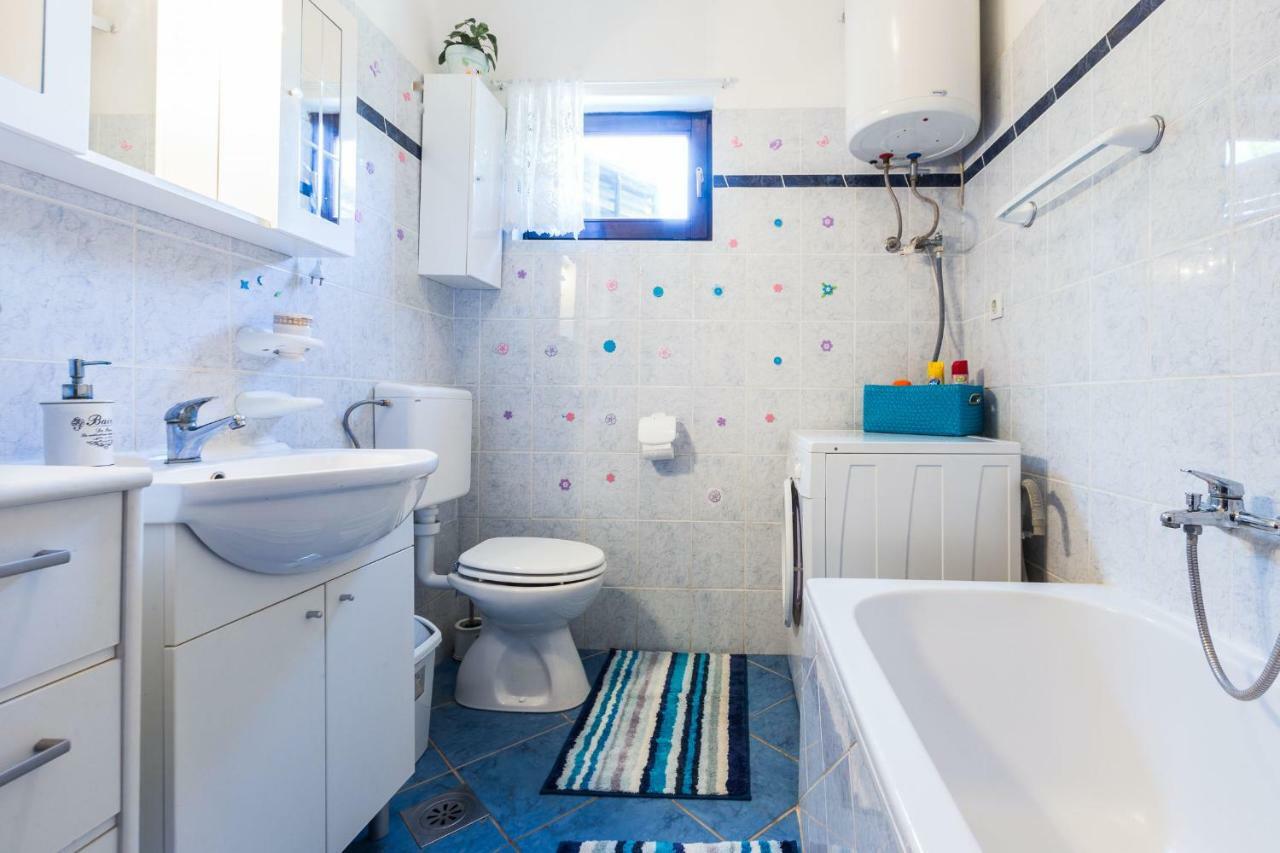 זאדאר Holiday Home Flora מראה חיצוני תמונה
