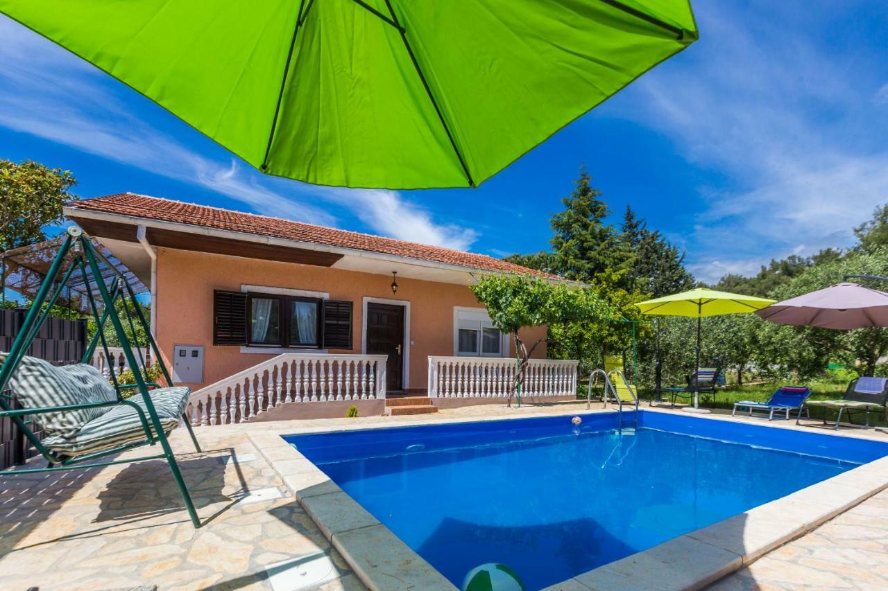 זאדאר Holiday Home Flora מראה חיצוני תמונה