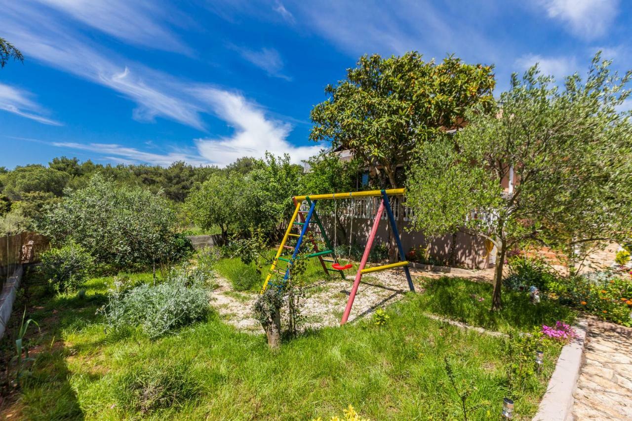 זאדאר Holiday Home Flora מראה חיצוני תמונה