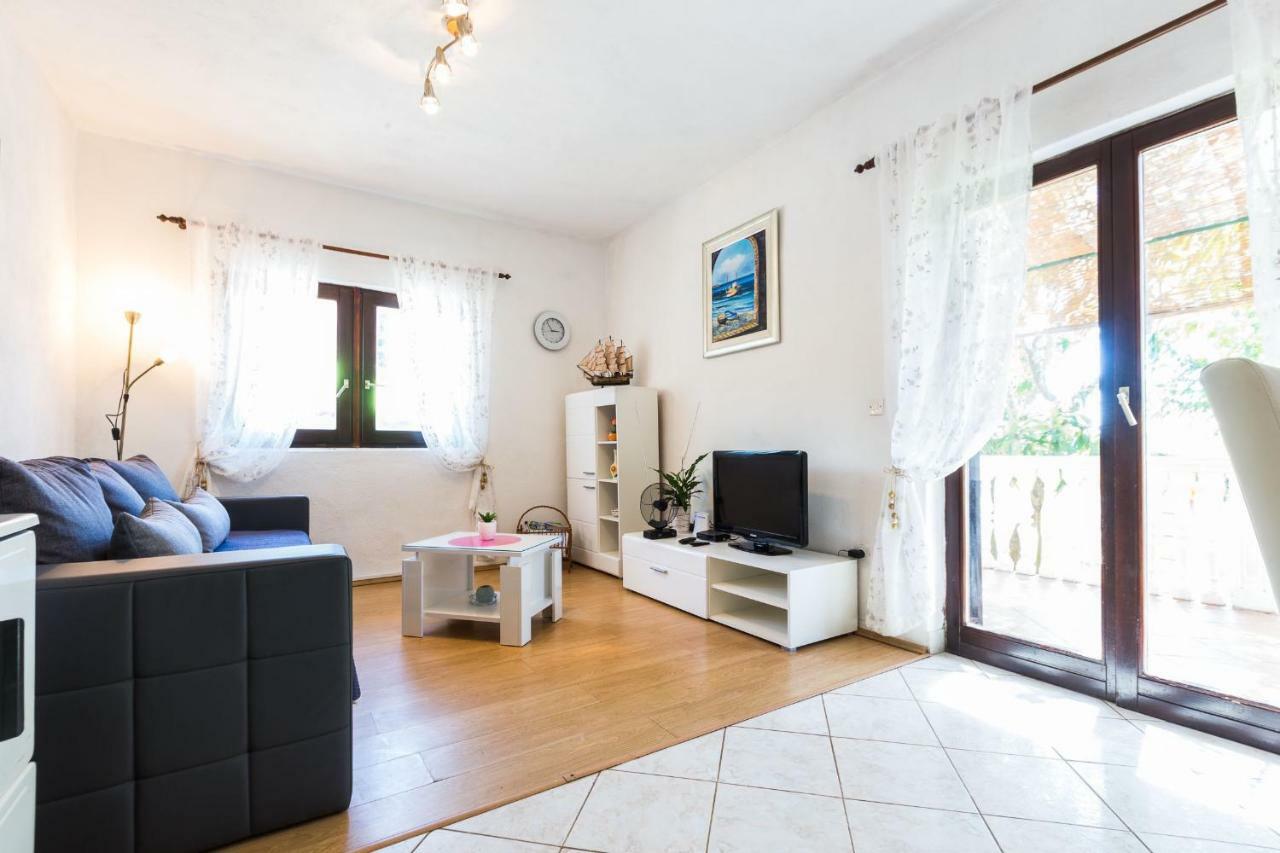 זאדאר Holiday Home Flora מראה חיצוני תמונה