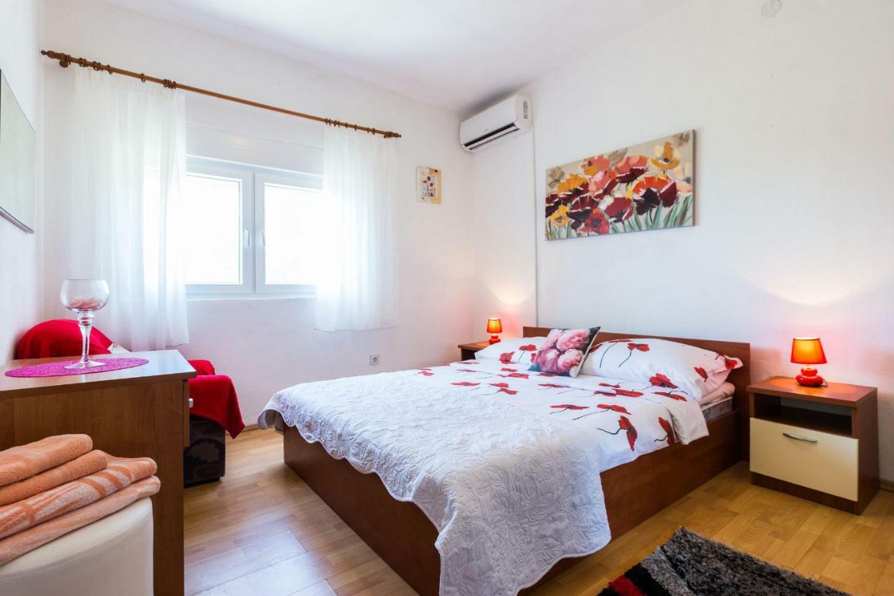 זאדאר Holiday Home Flora מראה חיצוני תמונה
