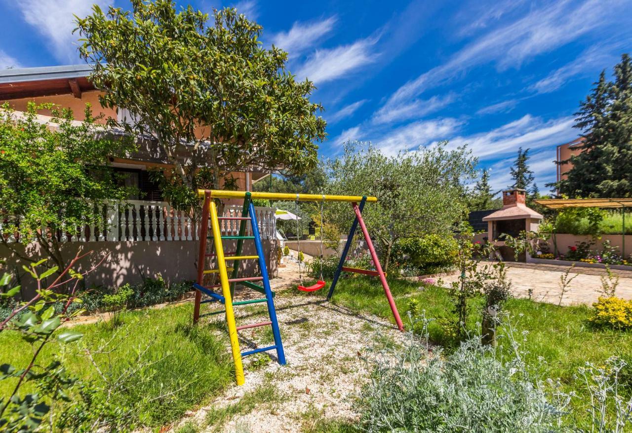 זאדאר Holiday Home Flora מראה חיצוני תמונה