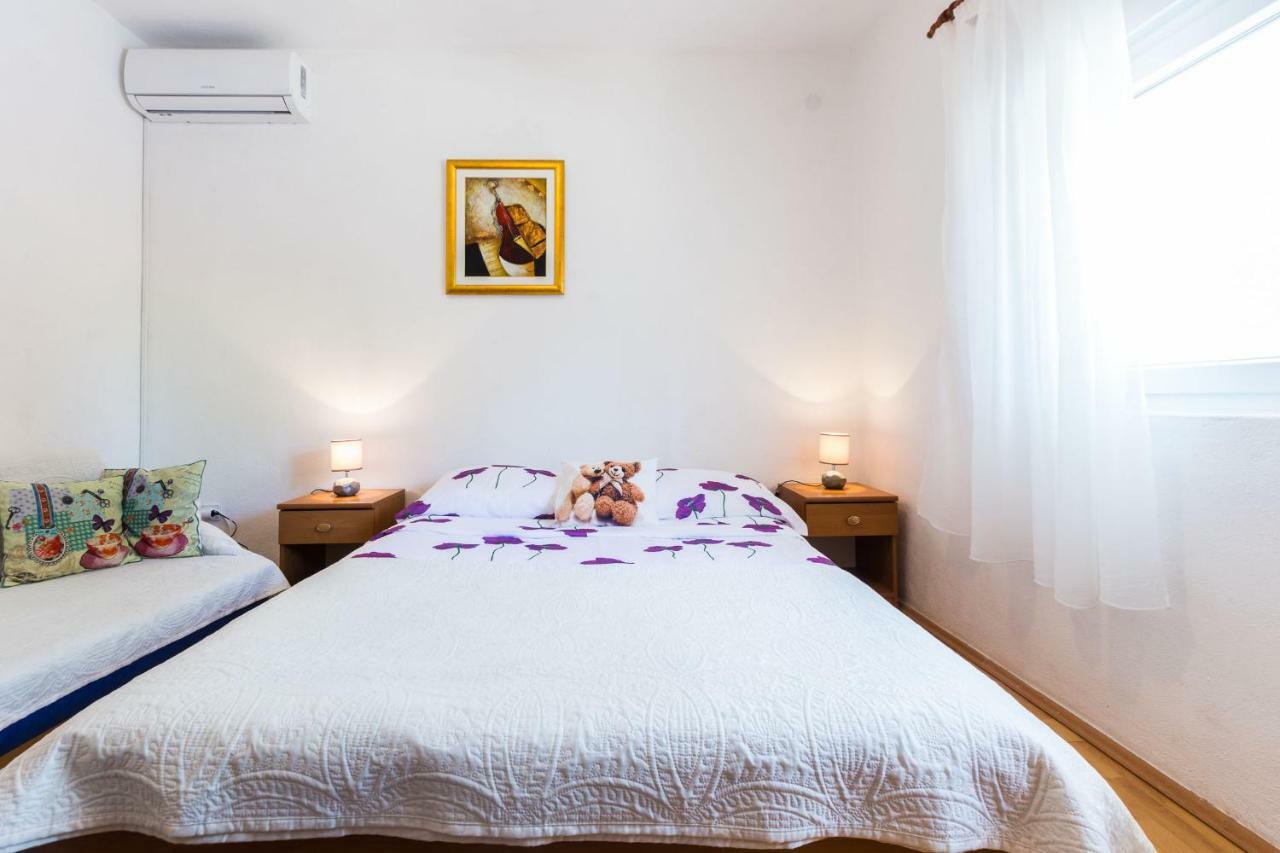 זאדאר Holiday Home Flora מראה חיצוני תמונה